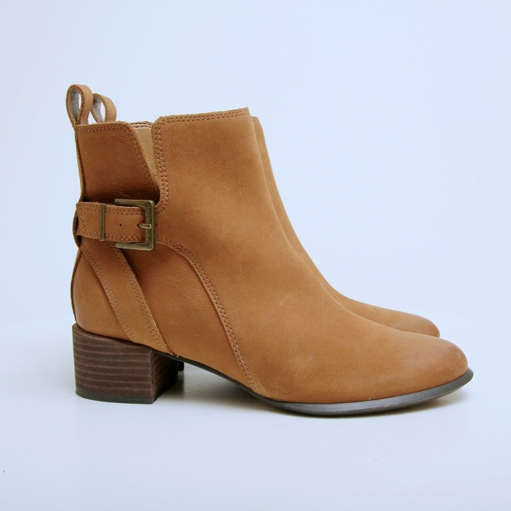 NWOT Vionic Sienna Buckle Leather Boots‎